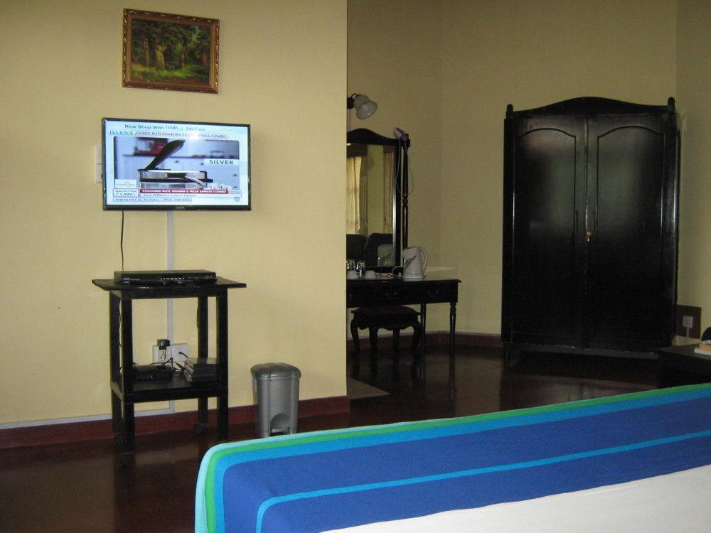 Zen Rooms Modern City Inn Негомбо Экстерьер фото