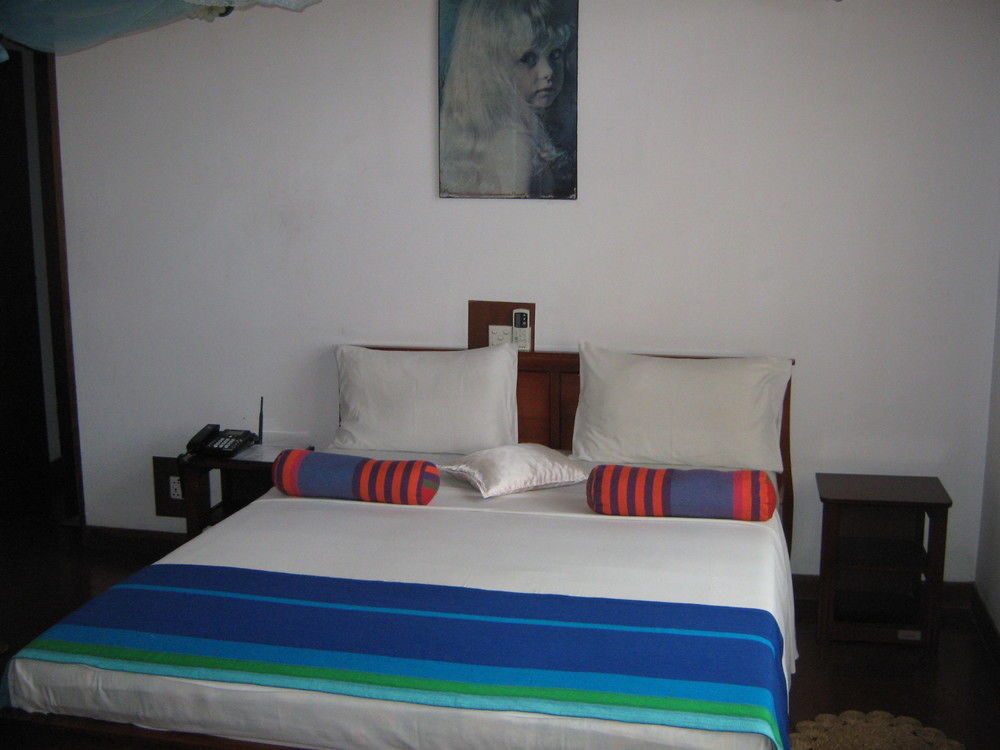 Zen Rooms Modern City Inn Негомбо Экстерьер фото
