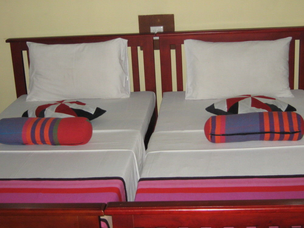 Zen Rooms Modern City Inn Негомбо Экстерьер фото