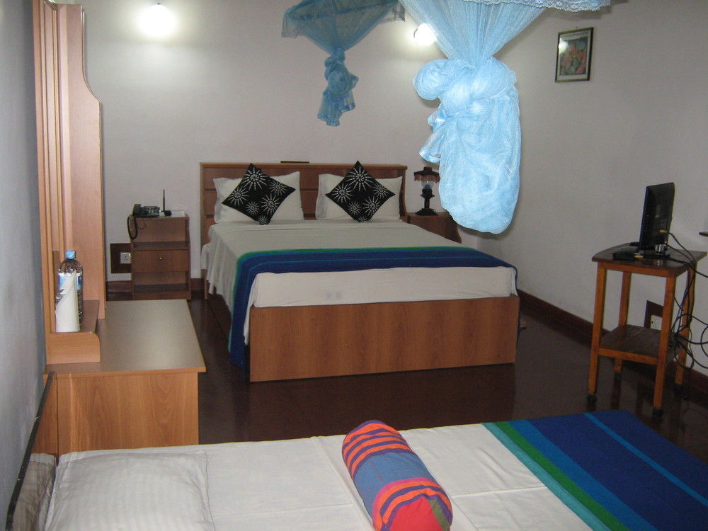 Zen Rooms Modern City Inn Негомбо Экстерьер фото