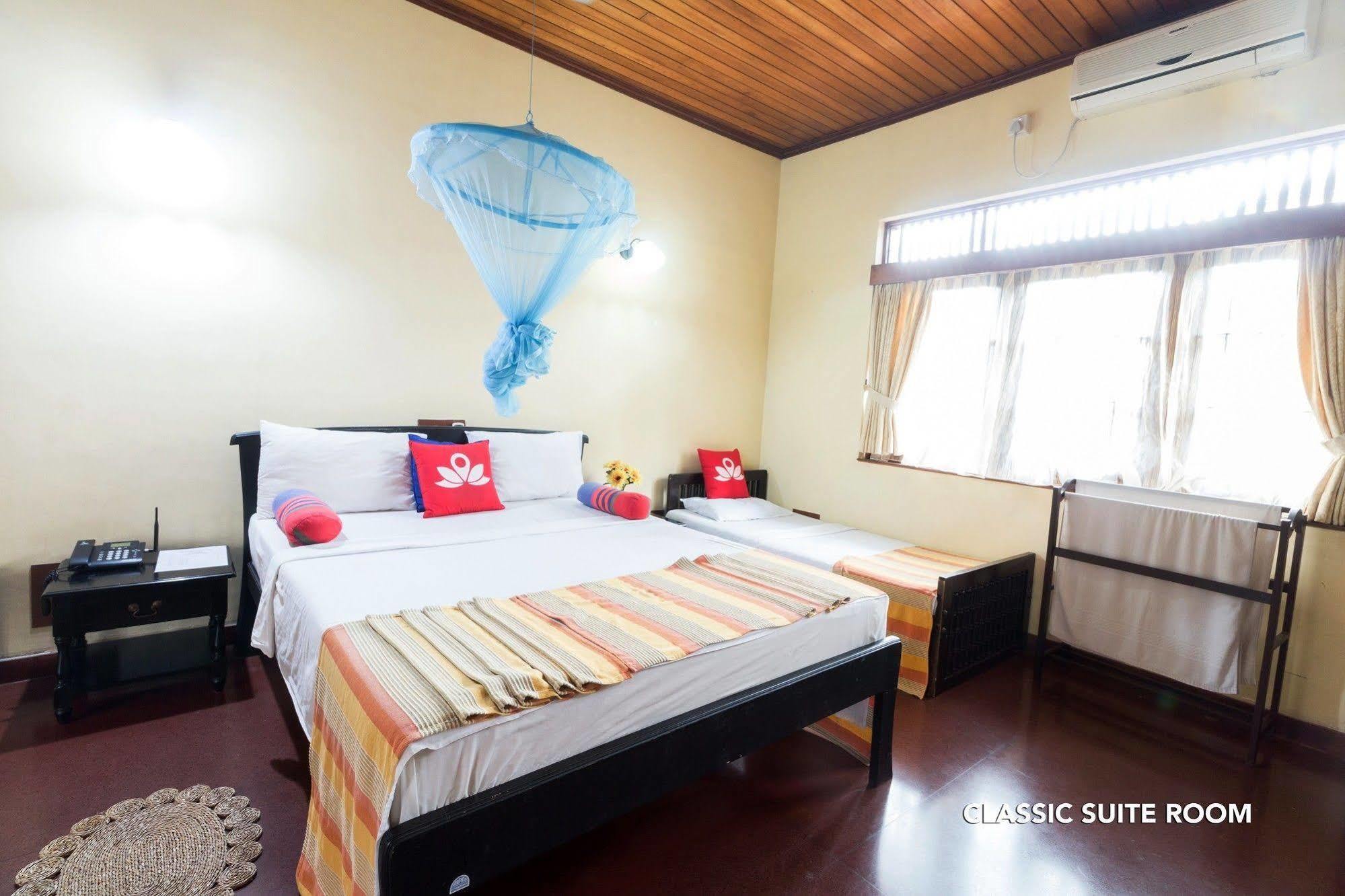 Zen Rooms Modern City Inn Негомбо Экстерьер фото