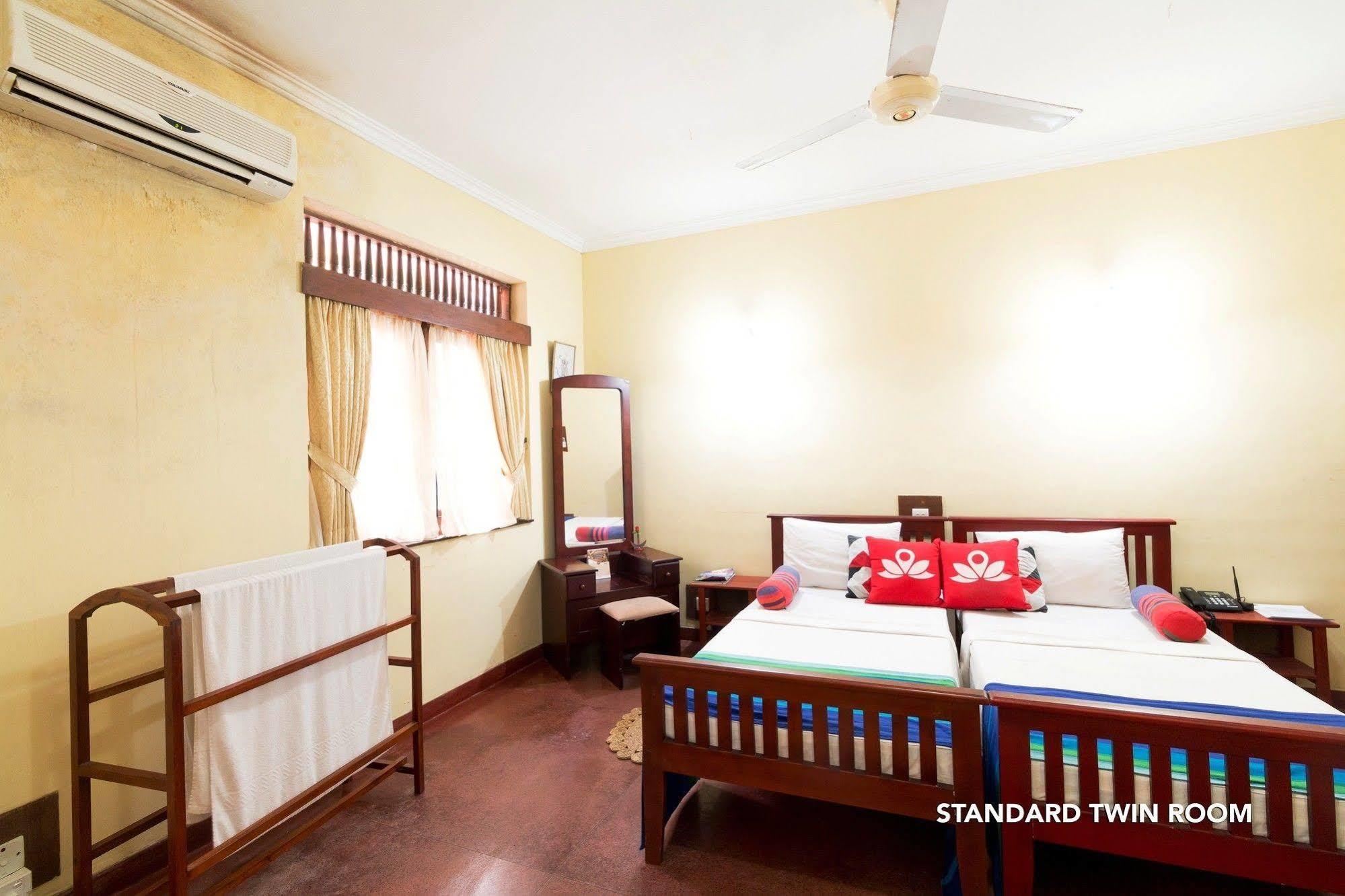 Zen Rooms Modern City Inn Негомбо Экстерьер фото