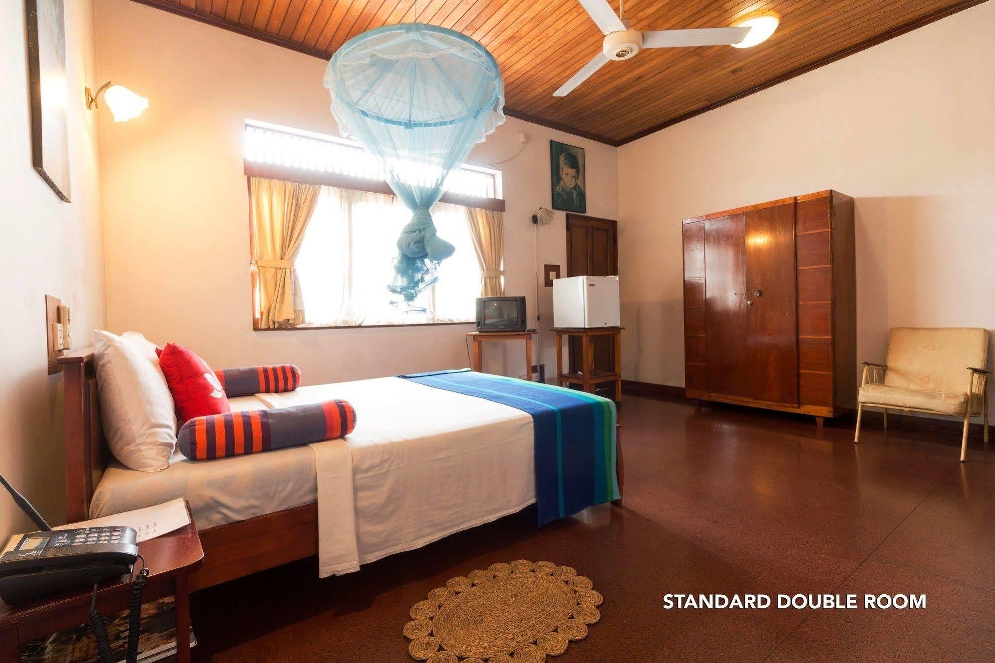 Zen Rooms Modern City Inn Негомбо Экстерьер фото