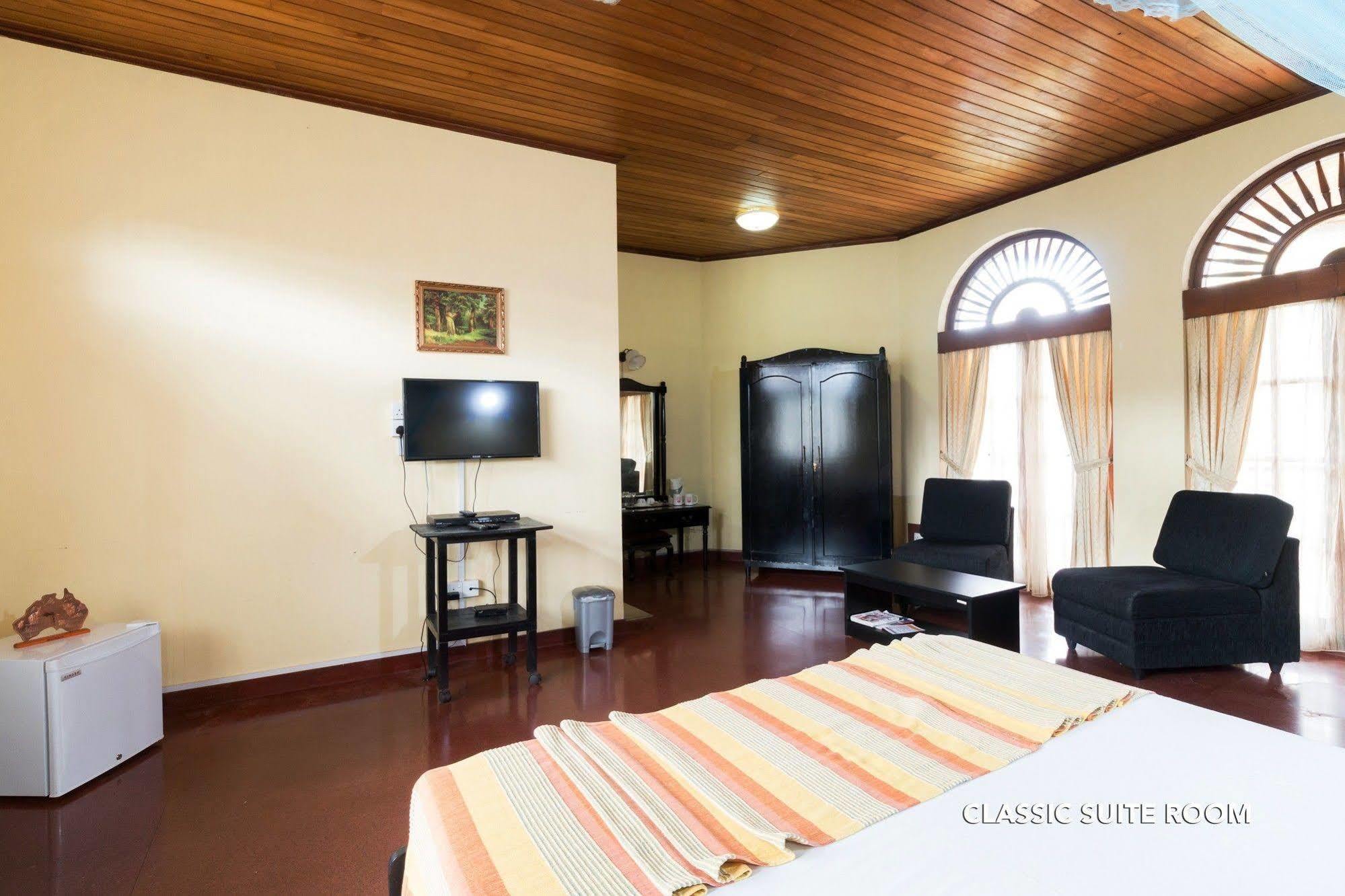 Zen Rooms Modern City Inn Негомбо Экстерьер фото