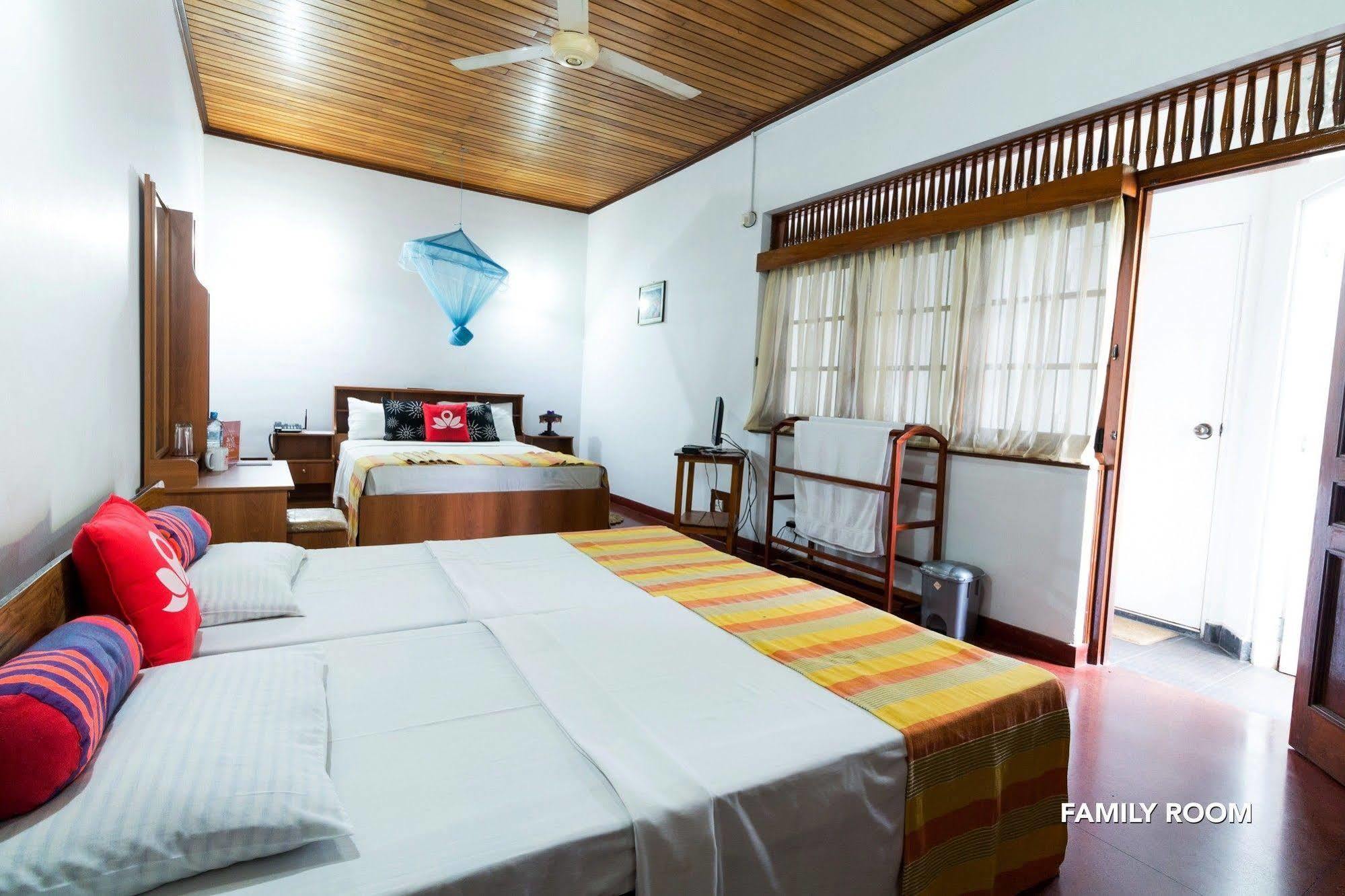 Zen Rooms Modern City Inn Негомбо Экстерьер фото