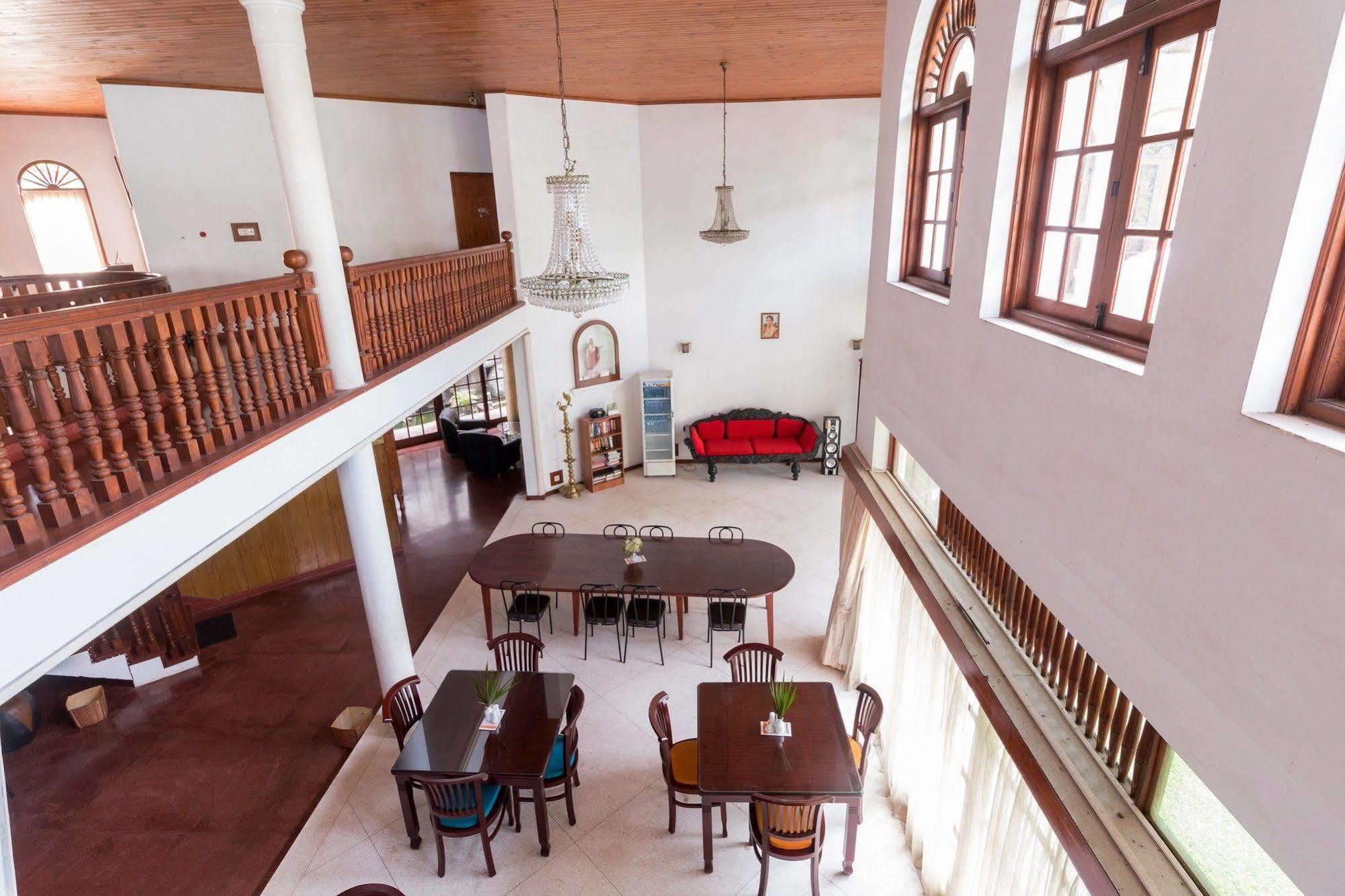 Zen Rooms Modern City Inn Негомбо Экстерьер фото